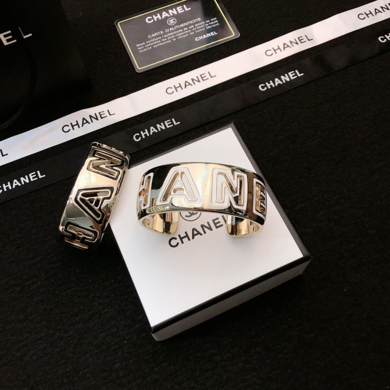 Ch**el bracelets